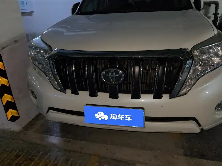 Toyota Land Cruiser Prado 2016 2.7L AT Standard