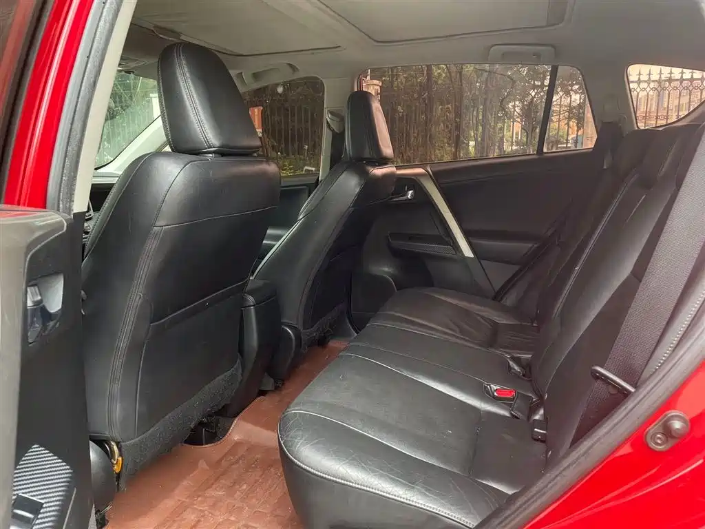 Toyota RAV4 2013 2.5L AT Luxury
