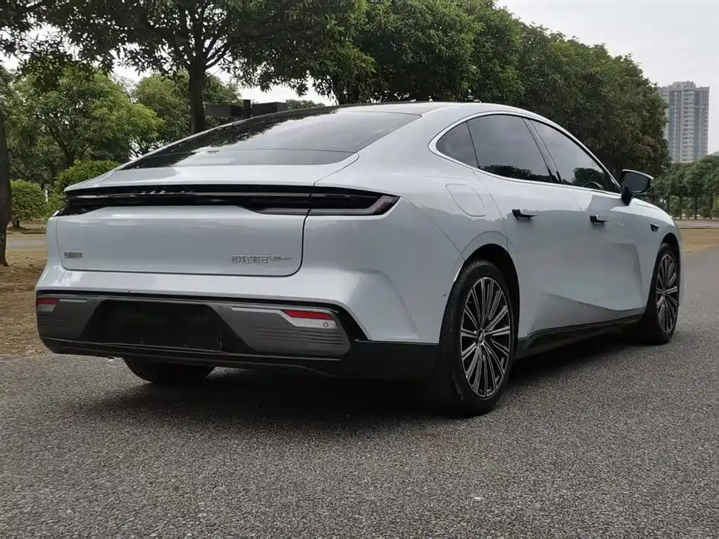 GEELY GALAXY GALAXY SPARKLE 8