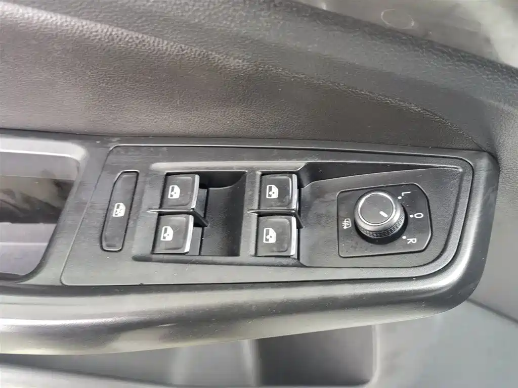 Volkswagen Bora 2019 1.5L MT Comfort