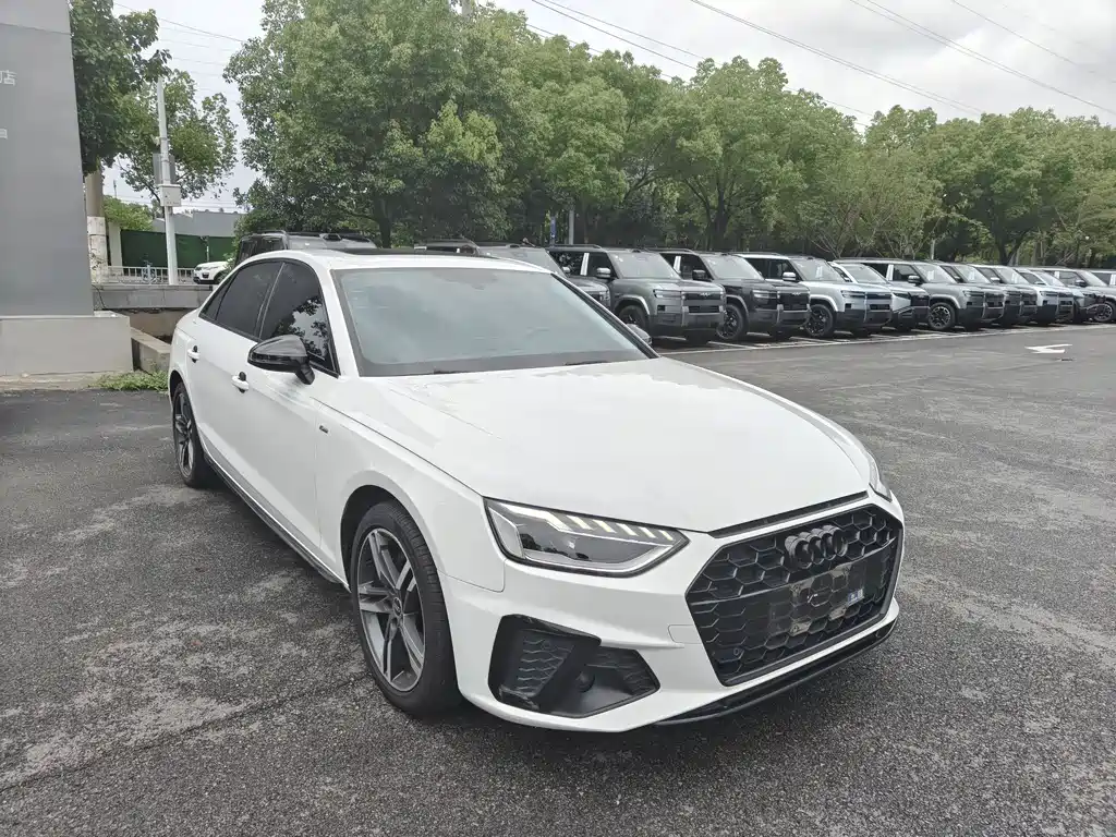 Audi A4L 2024 40 TFSI Luxury