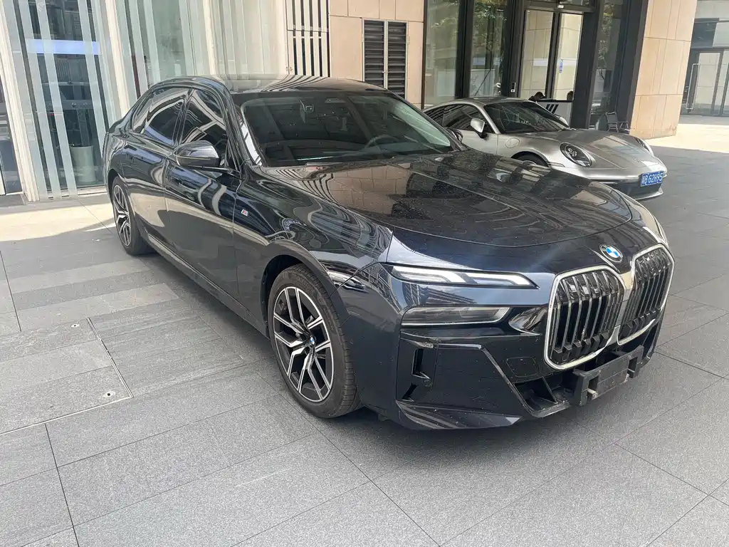 BMW 7 SERIES