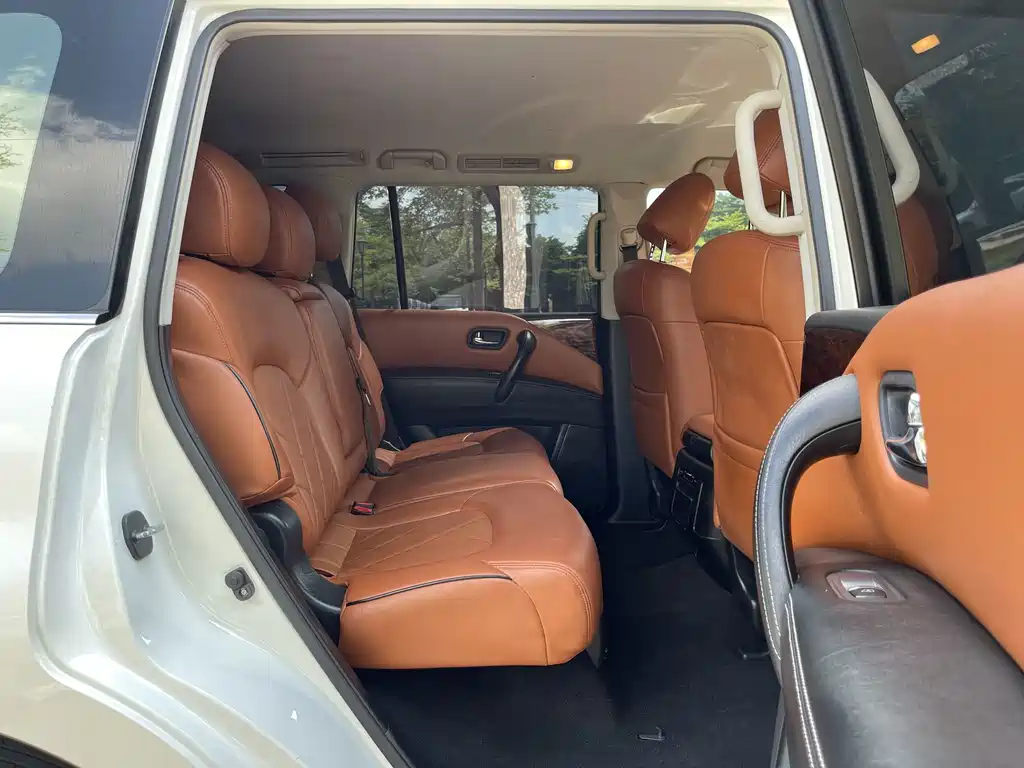 Nissan Patrol — миниатюра 20