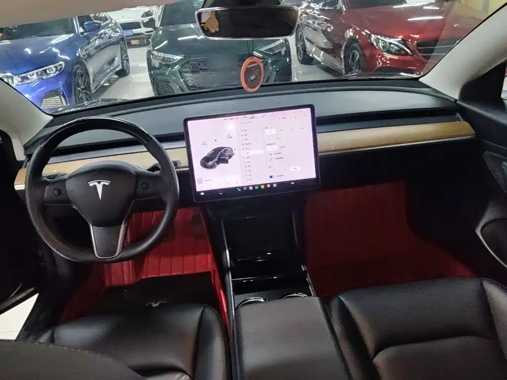 Tesla Model 3 — миниатюра 10