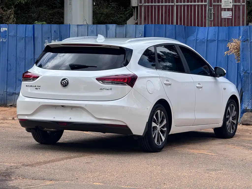 Buick Excelle — миниатюра 9