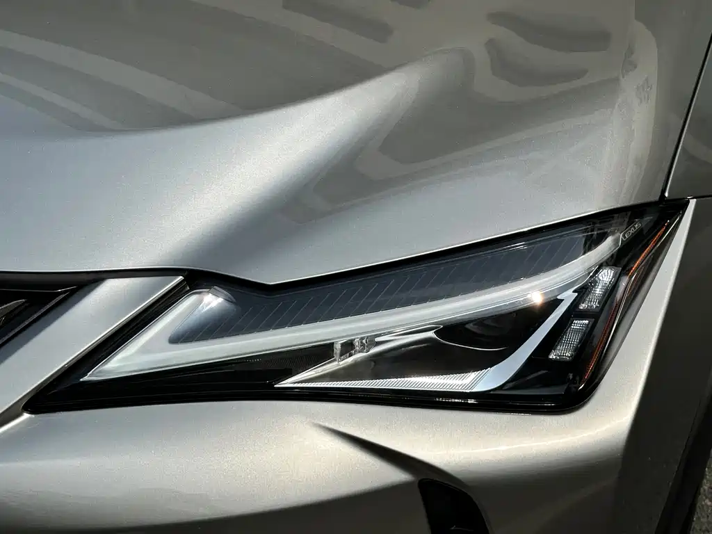 Lexus UX — миниатюра 4