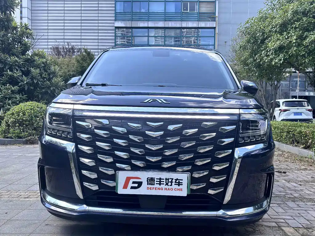 JAC Refine Refine RF8 PHEV — миниатюра 2
