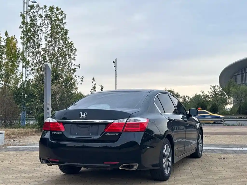 Honda Accord — миниатюра 4