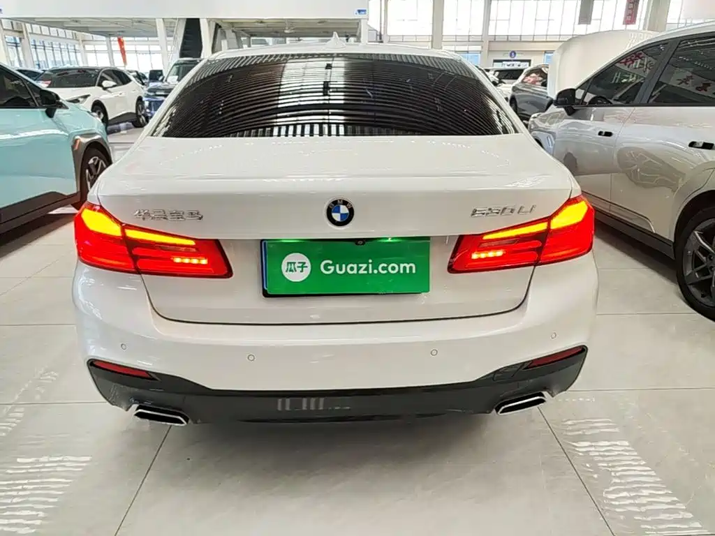 BMW 5 Series — миниатюра 6
