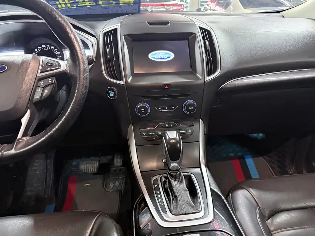 Ford Edge — миниатюра 15