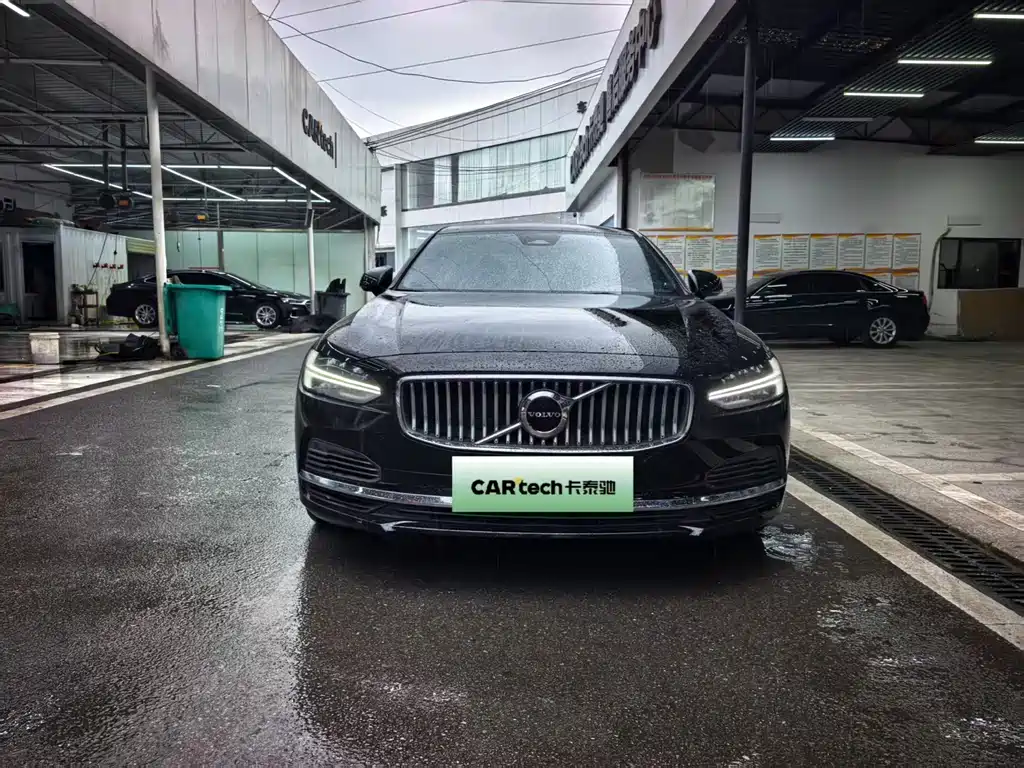 Volvo S90 2023 T8 Luxury