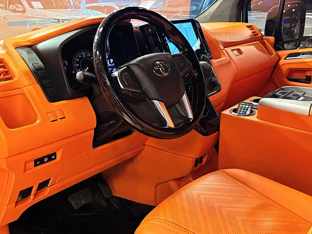 Toyota Hiace — миниатюра 12