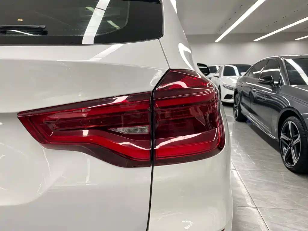 BMW X3 — миниатюра 21