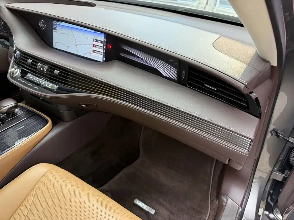 Lexus LS — миниатюра 19