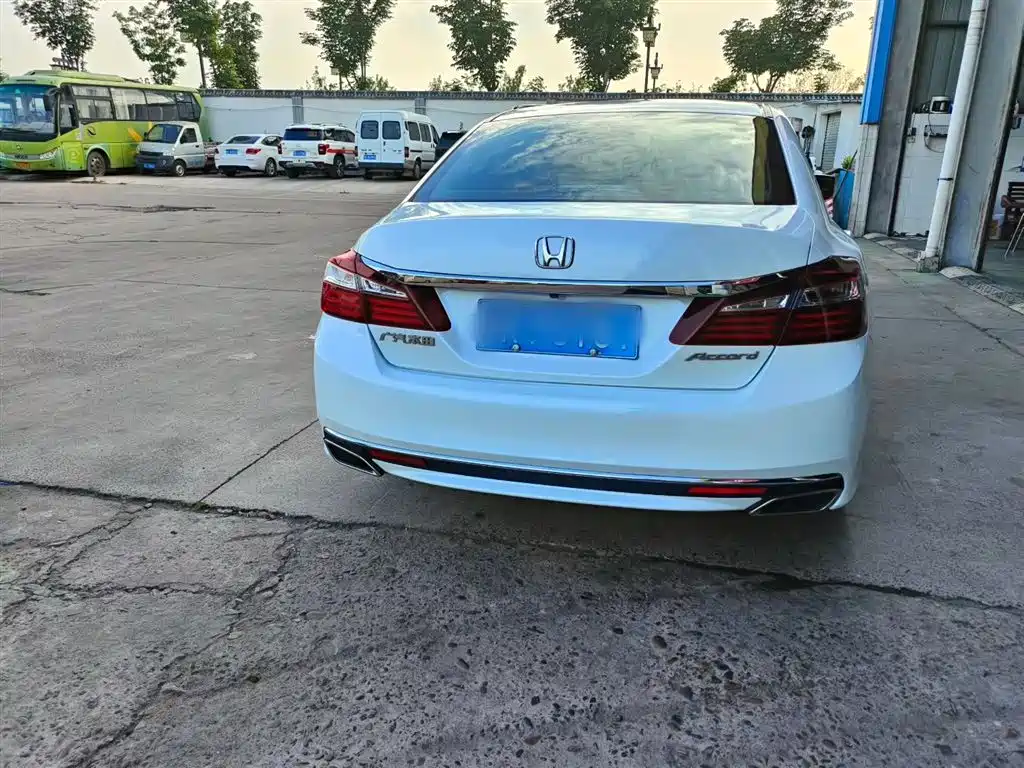 Honda Accord 2016 2.0L Elite