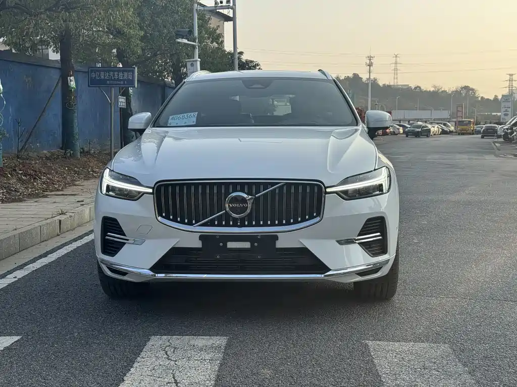 VOLVO XC60 PLUG IN HYBRID