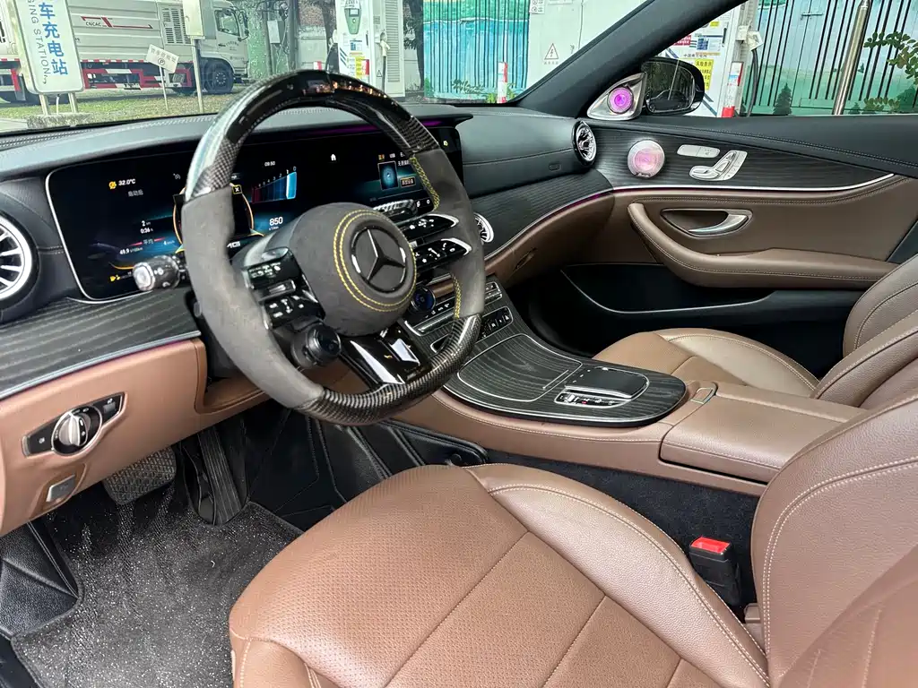 Mercedes-Benz E-Class — миниатюра 9