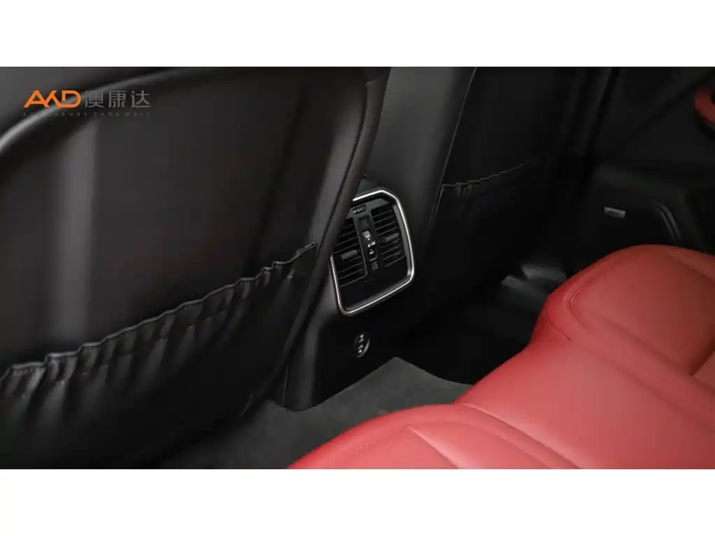 Porsche Macan — миниатюра 9