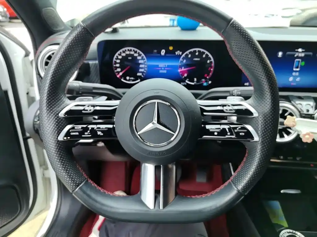 Mercedes-Benz A-Class — миниатюра 11