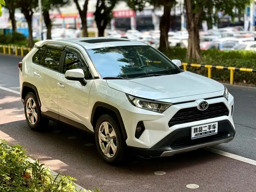 Toyota RAV4 — миниатюра 4