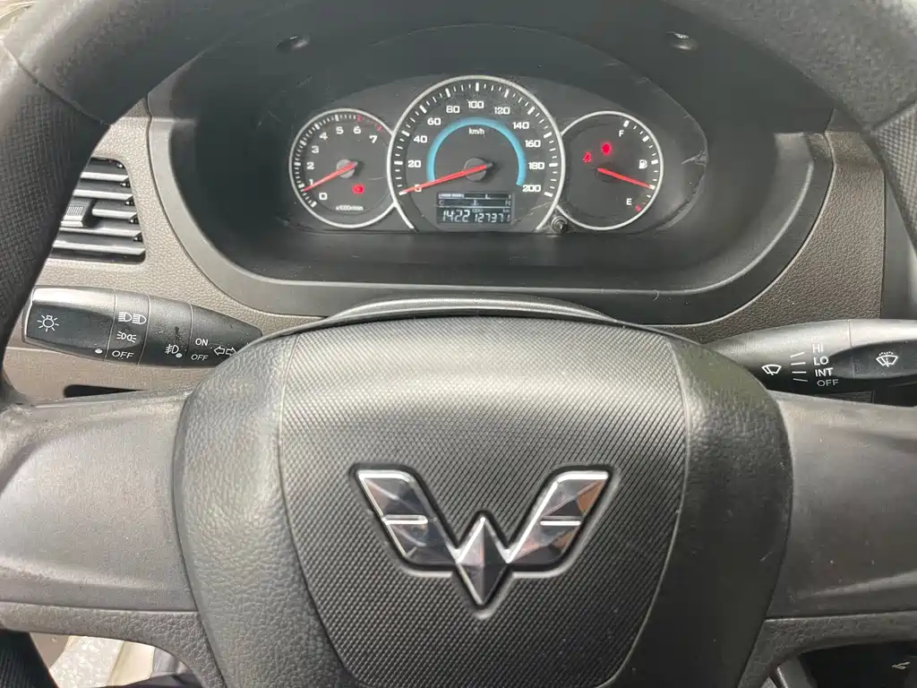Wuling Rongguang V — миниатюра 10