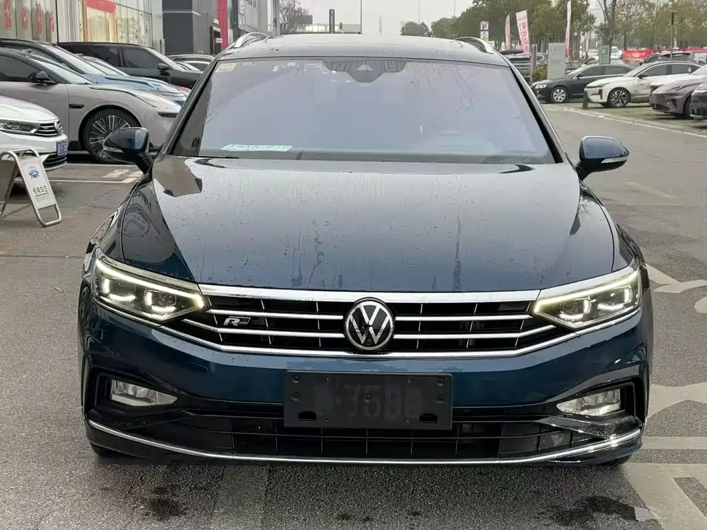 Volkswagen Passat Variant 2021 2.0T
