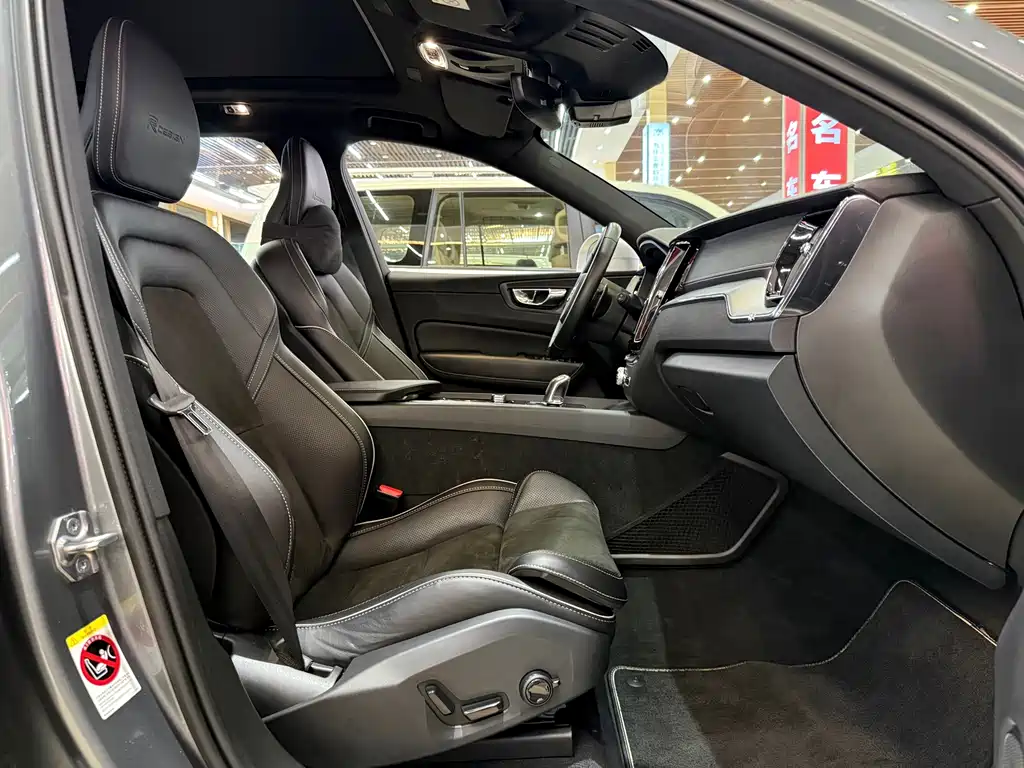 Volvo XC60 PHEV T8 E Drive Hybrid Smart Elegant Sport Edition China V, фото 27