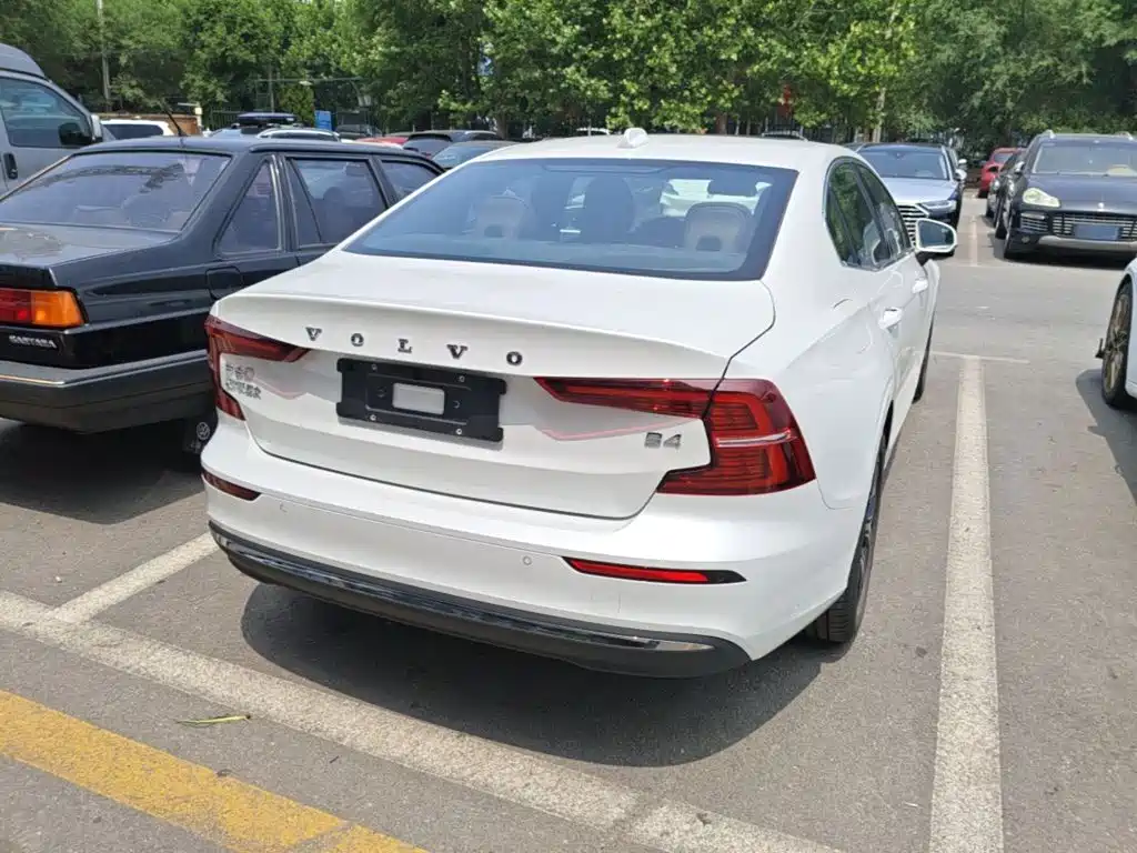 Volvo S60 2025 B4 Luxury