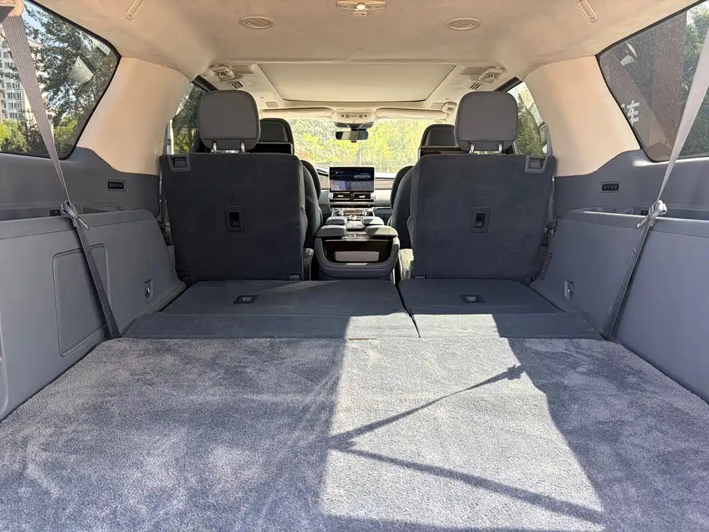 Lincoln Navigator — миниатюра 7