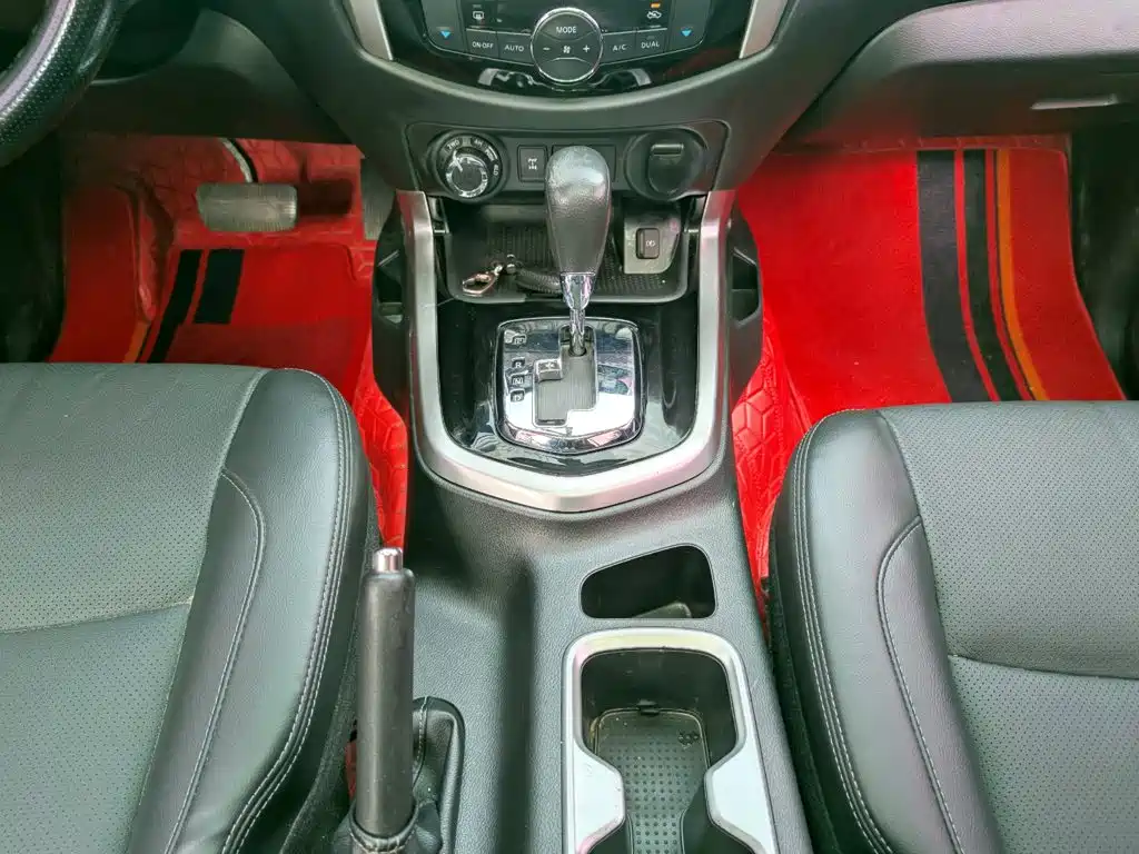 Nissan Terra — миниатюра 14