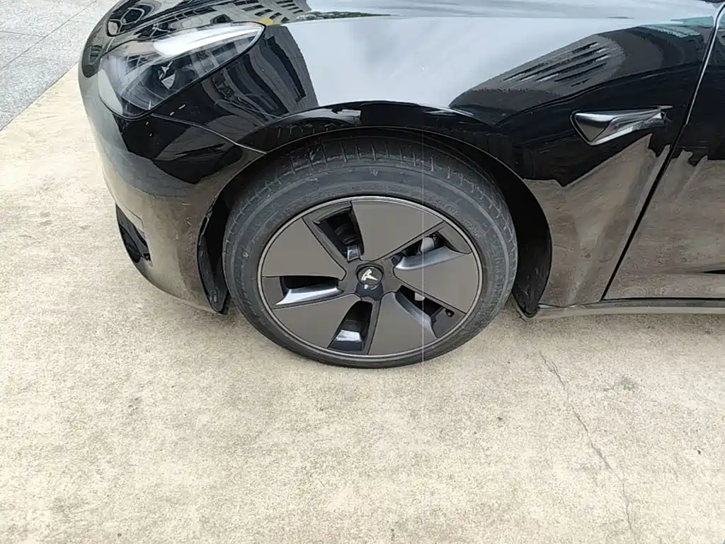 Tesla Model 3 — миниатюра 23