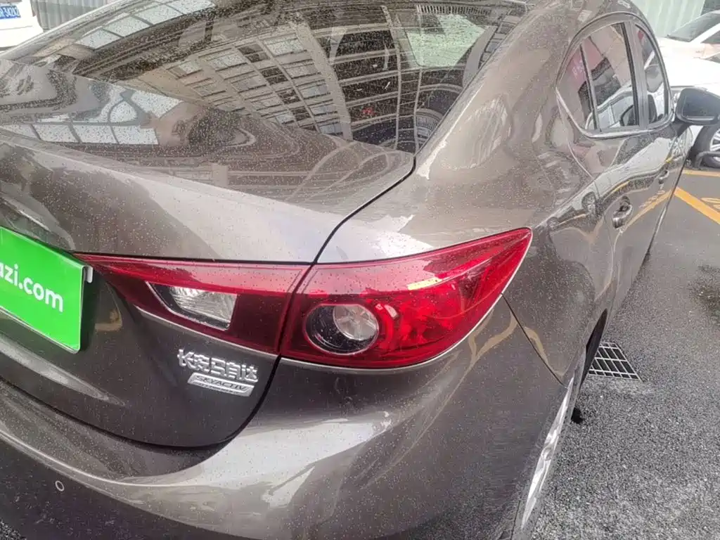Mazda Mazda3 3 2016 1.5L AT Luxury