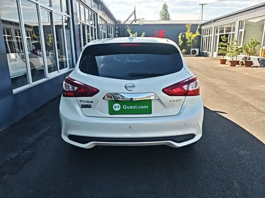 Nissan Tiida — миниатюра 6