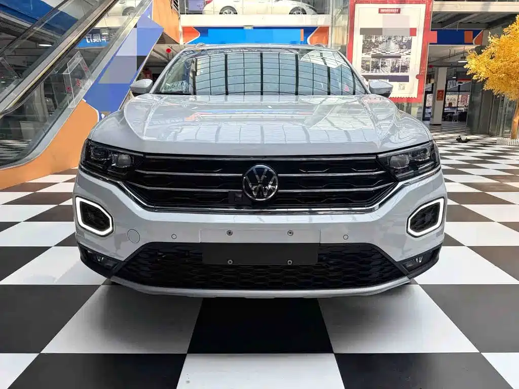Volkswagen T-Roc — миниатюра 2