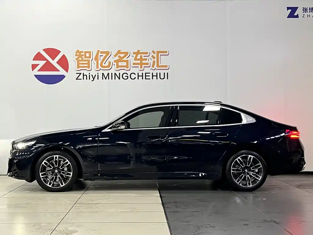 BMW 5 Series 5 2025 530Li Lead M Sport