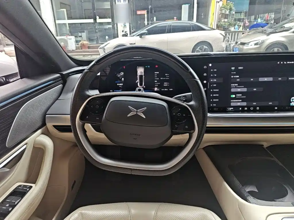 XPeng P7 — миниатюра 11