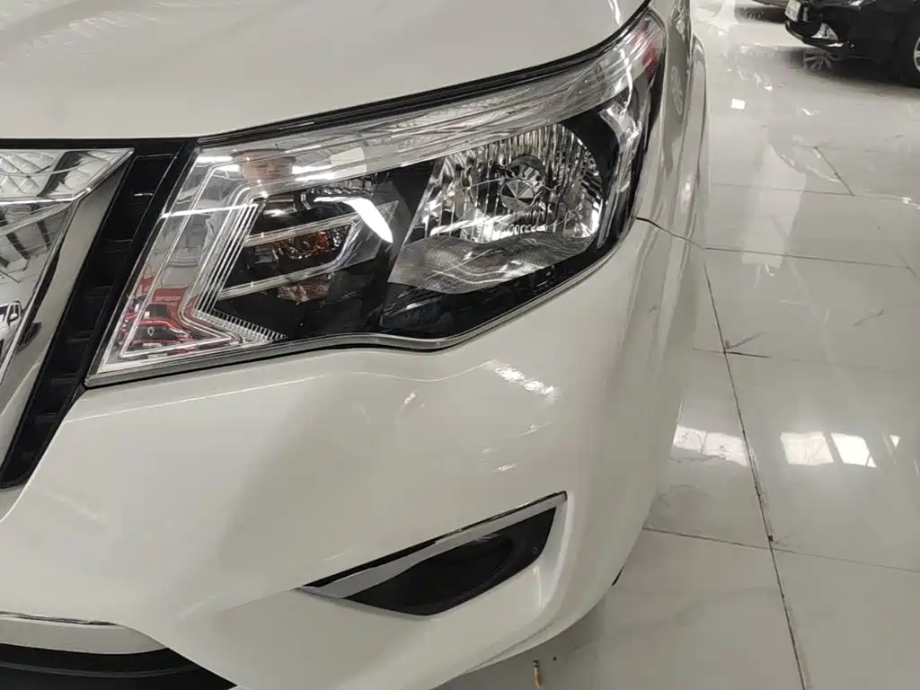 Nissan Terra — миниатюра 24