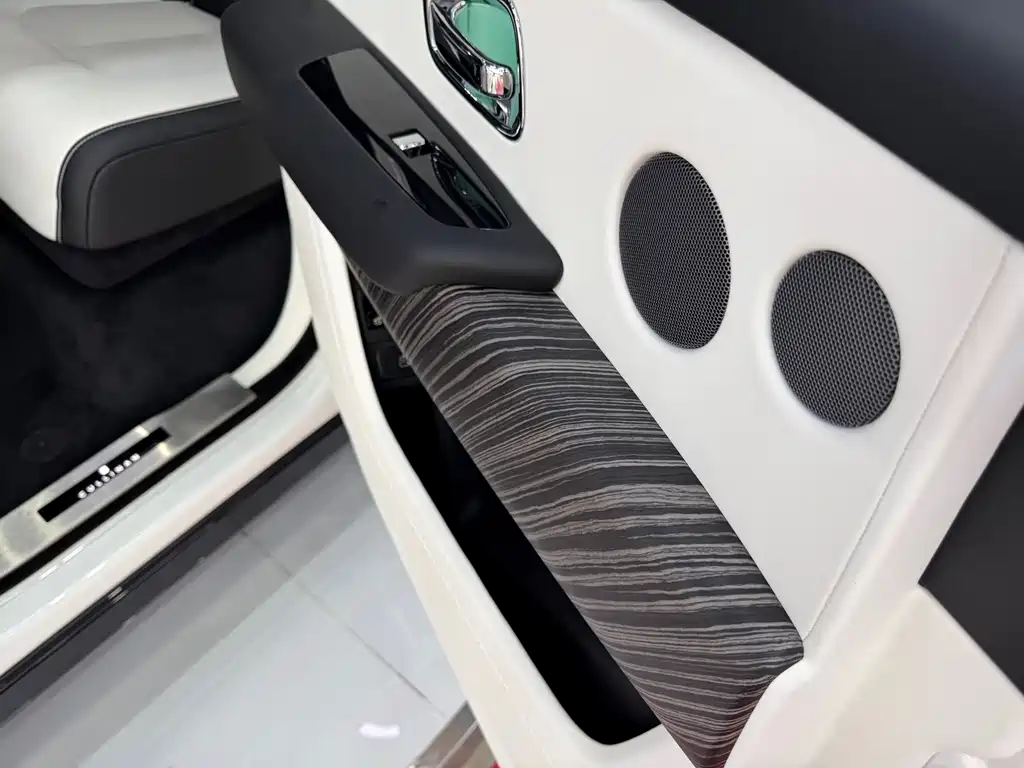 Rolls-Royce Cullinan 2026 6.7T AT