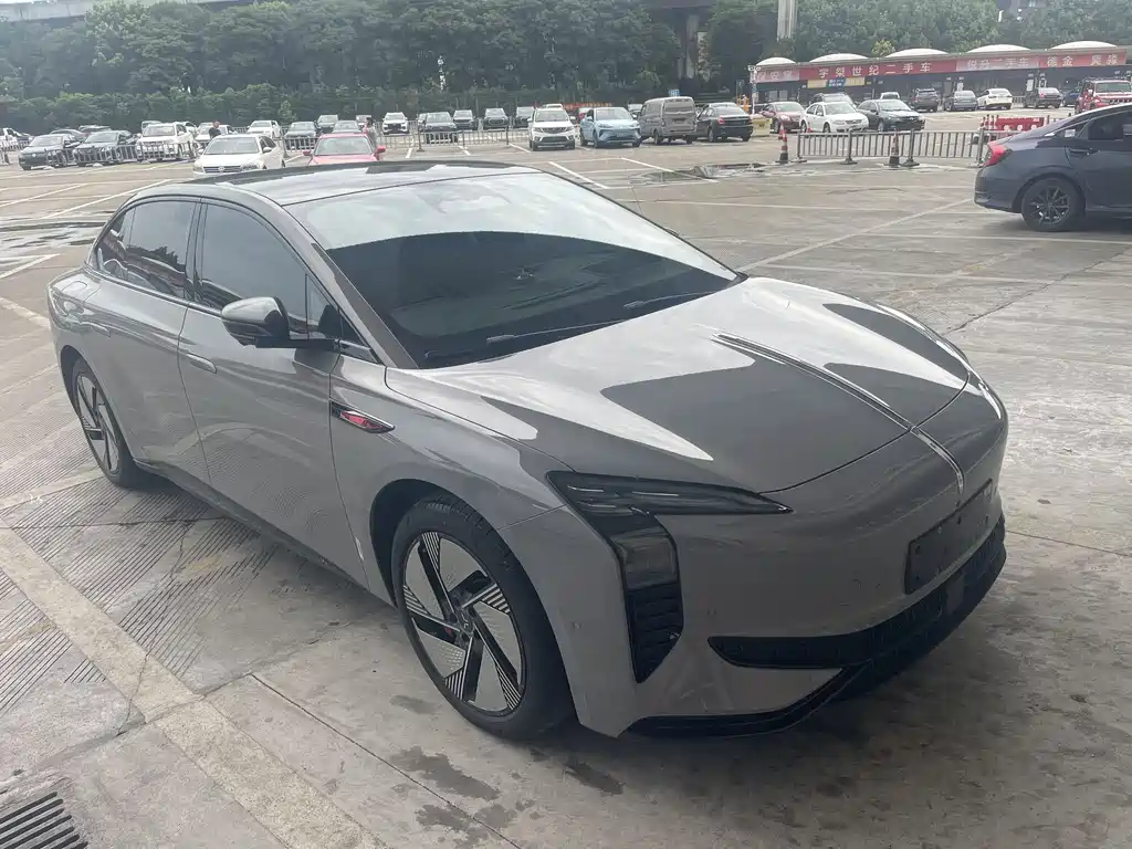 Hongqi EH7 2025 640