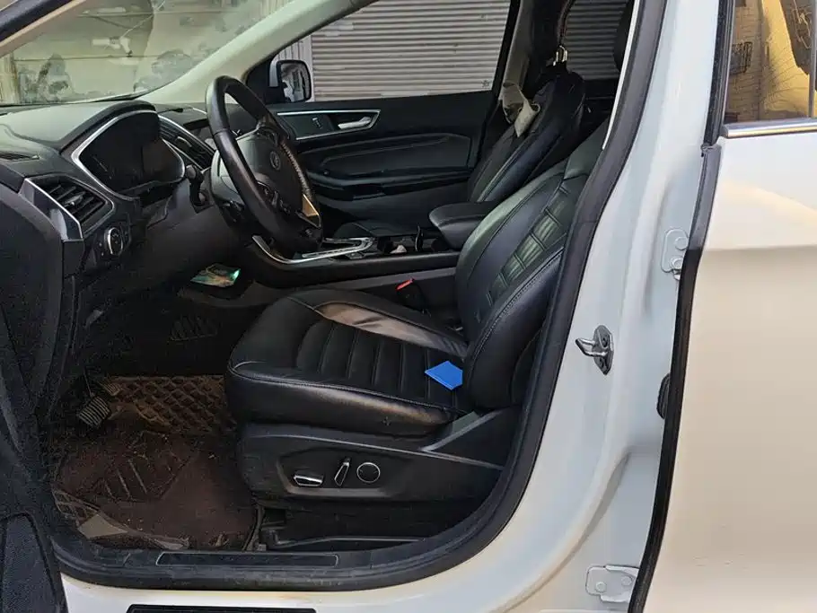 Ford Edge — миниатюра 9