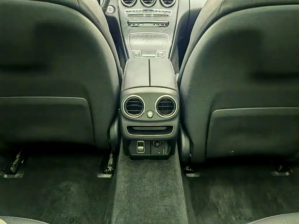 Mercedes-Benz C-Class — миниатюра 14