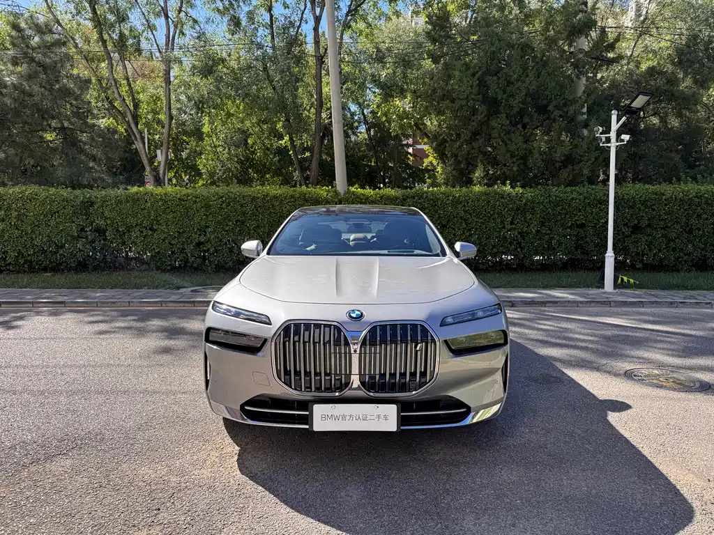 BMW i7 — миниатюра 2