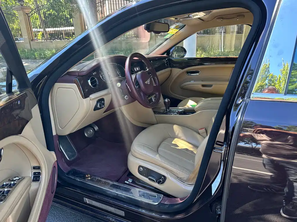 Bentley Mulsanne — миниатюра 7