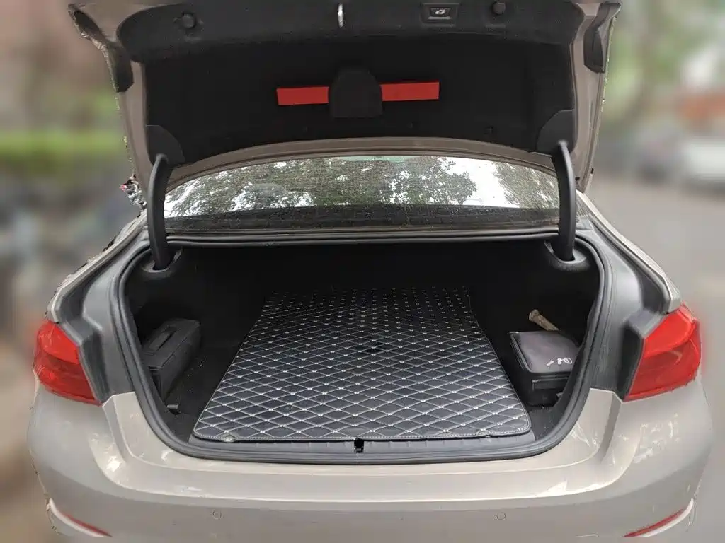 BMW 5 Series New Energy — миниатюра 20
