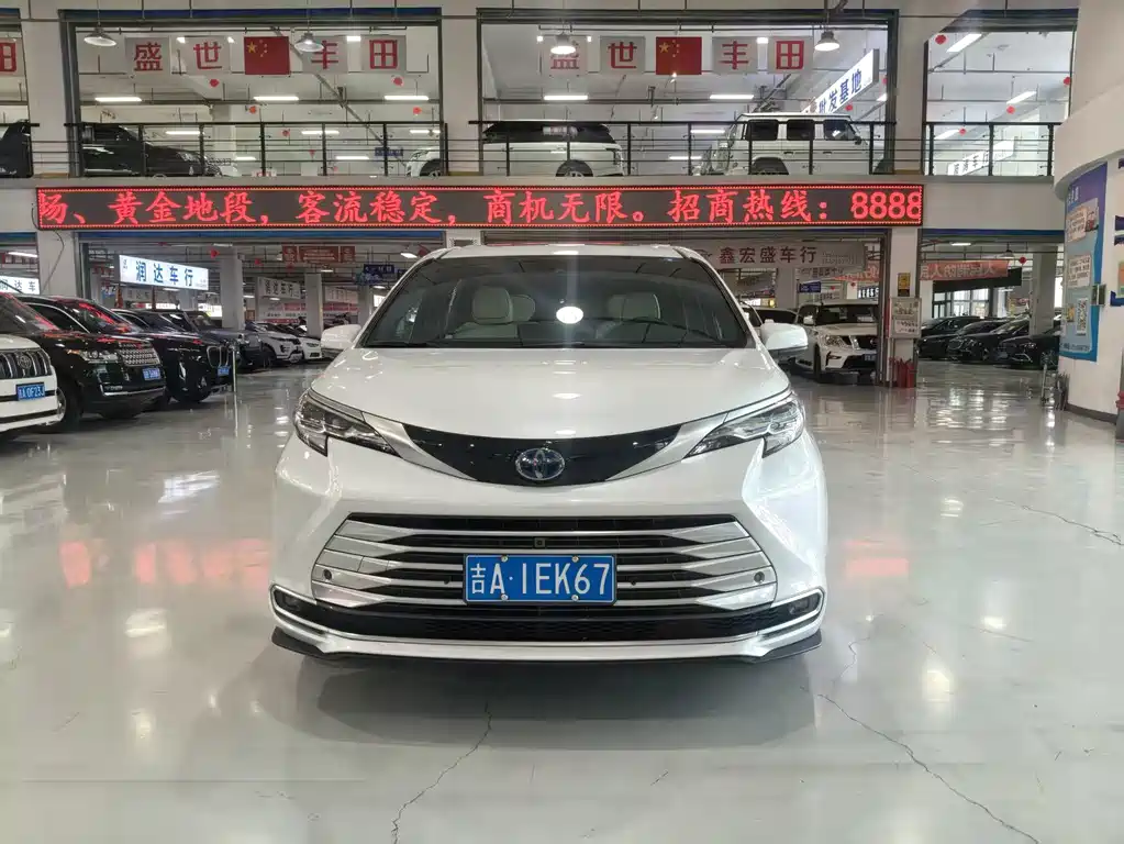 Toyota Sienna 2022