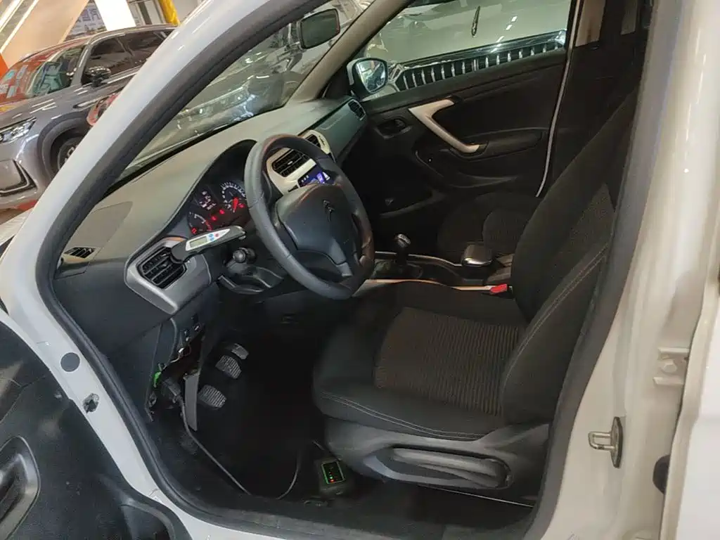Citroen Elysee — миниатюра 15