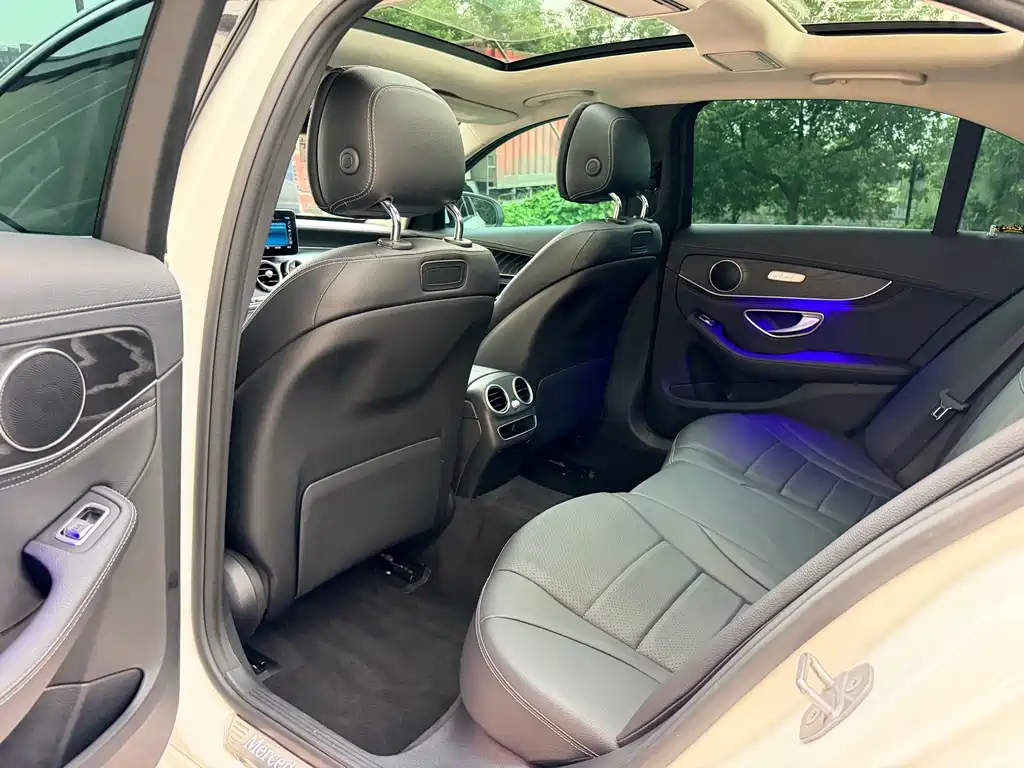 Mercedes-Benz C-Class — миниатюра 9