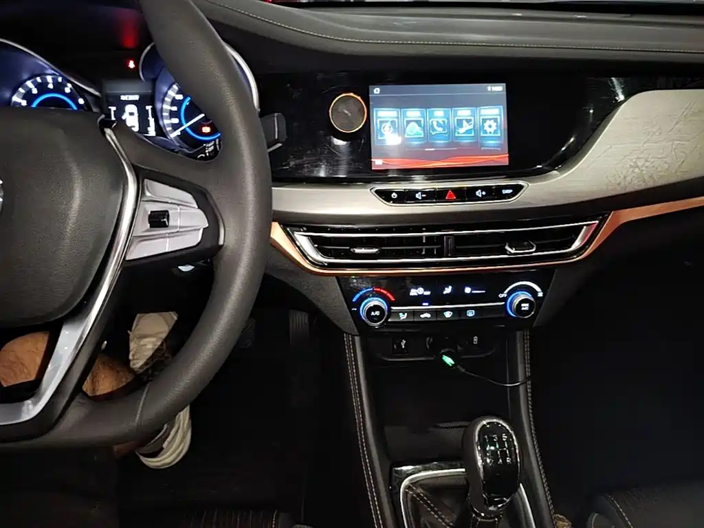 Changan Eado XT — миниатюра 10