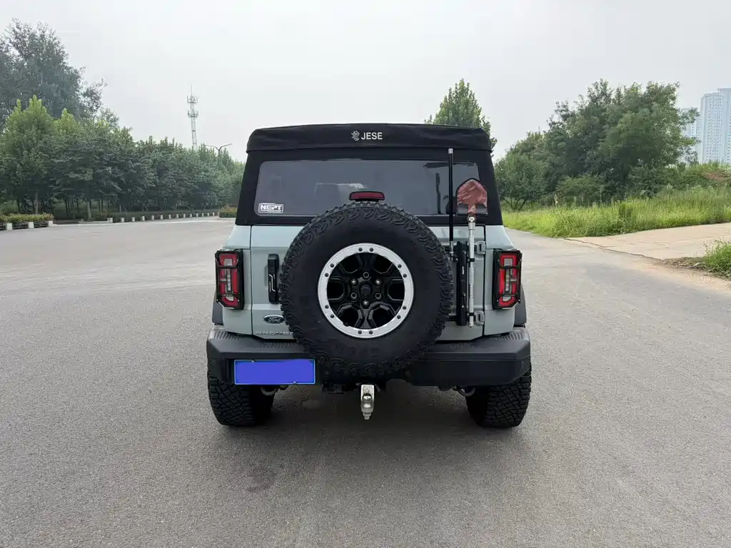 Ford Bronco — миниатюра 8