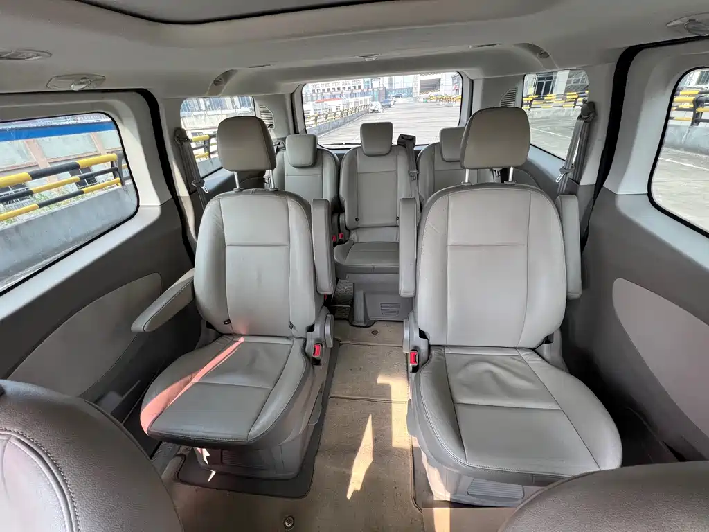 Ford Tourneo — миниатюра 16